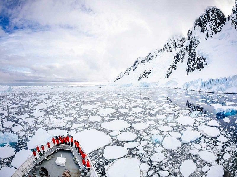 Cruise for Antarctica